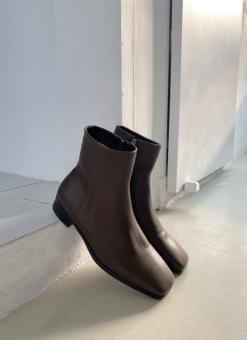 Brown chelsea boots