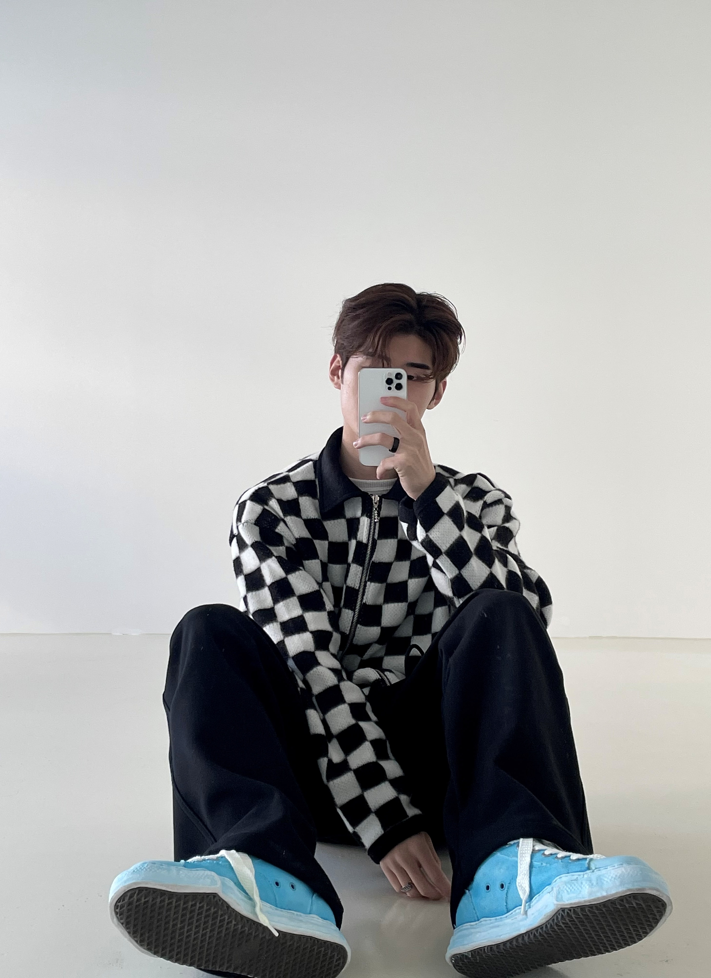 [UNISEX] Two way checkerboard knit zip up