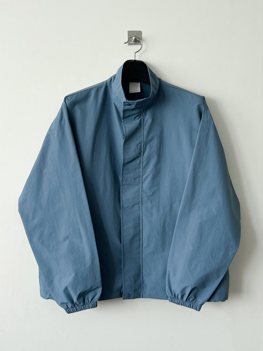 재킷 딥블루 색상 이미지-S1L24